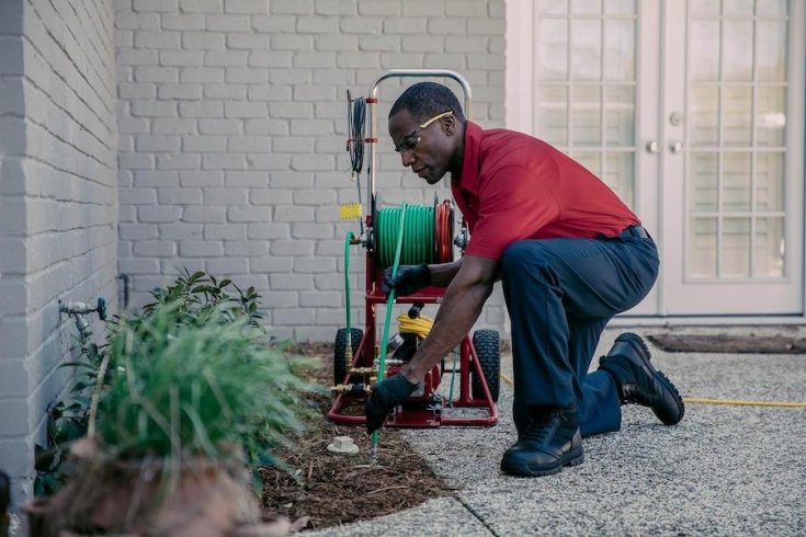 5 Warning Signs It’s Time to Call a Plumber About Your Main Water Line